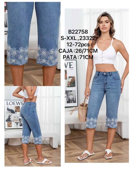 Jeans capri con flores bordadas con perlas
