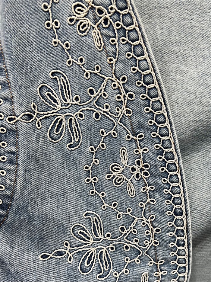 Chaleco denim bordado