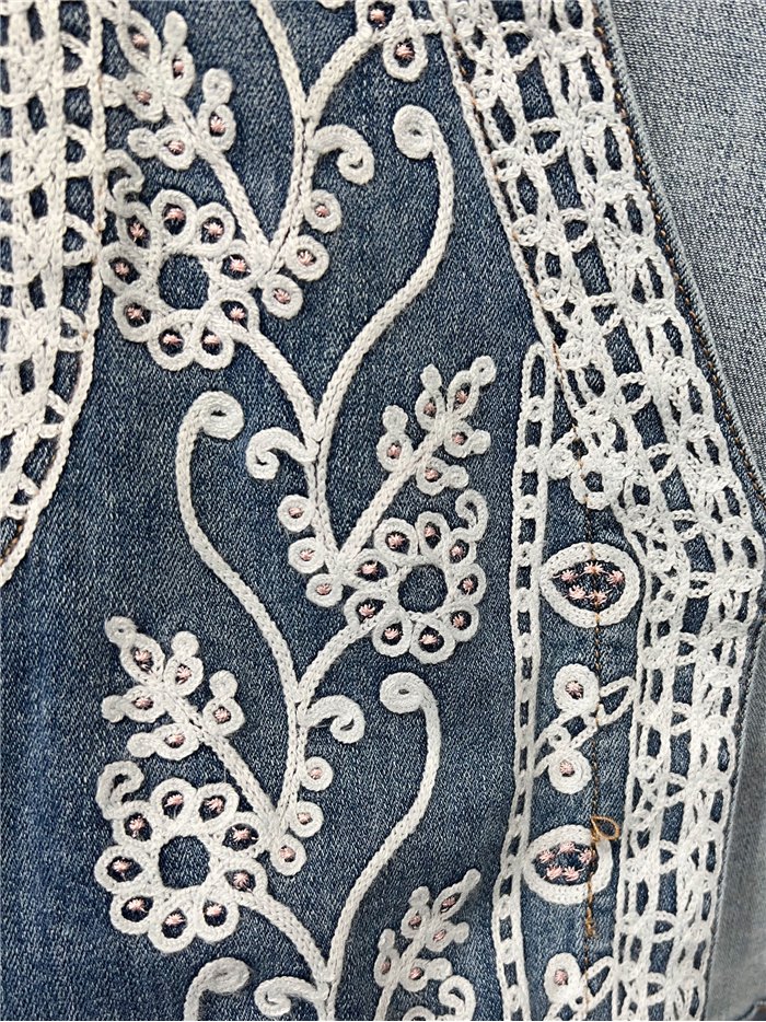 Chaleco denim bordado