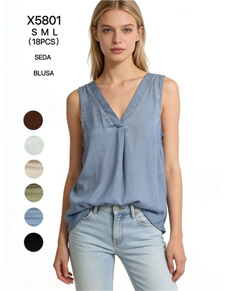 Top effetto seta con scollo a V