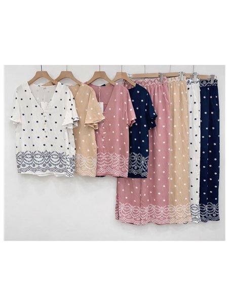 Conjunto de blusa estampada com mangas flare e calça