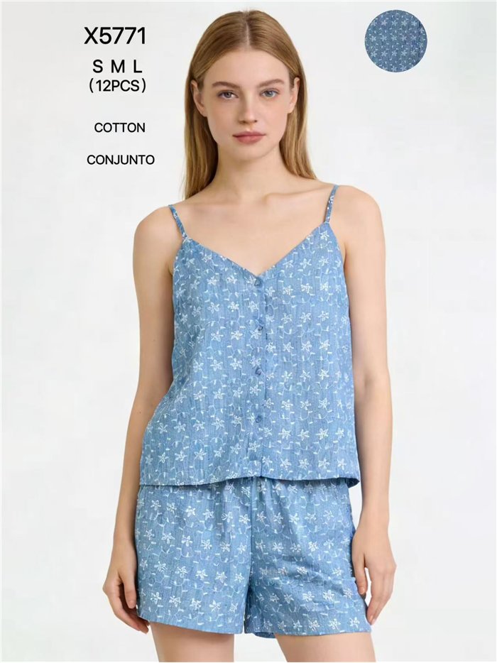 Floral print cami top and shorts set