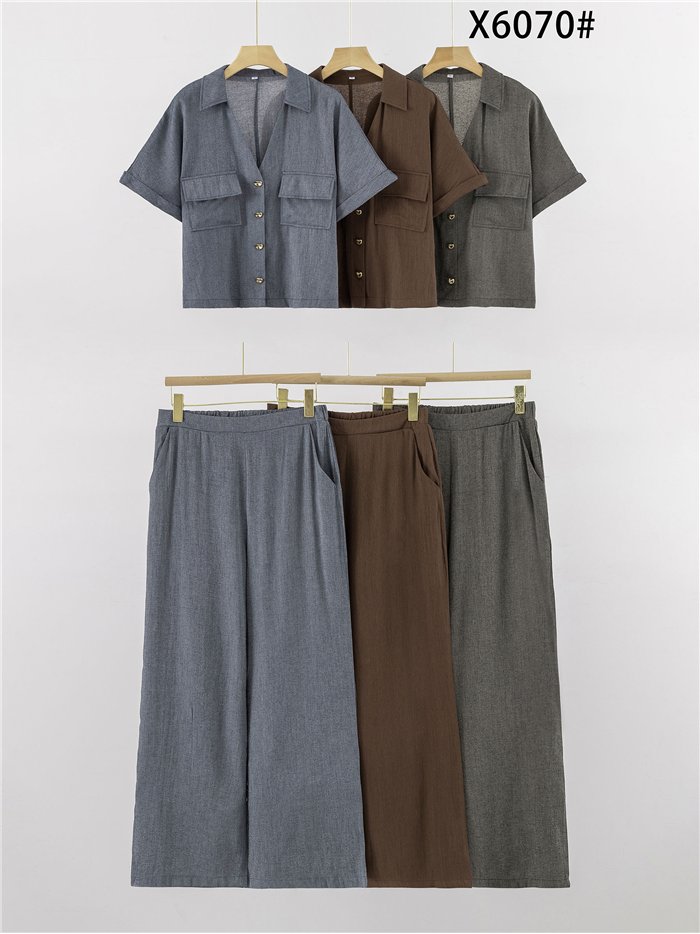 Leinenhemd und weite Hose (Set)