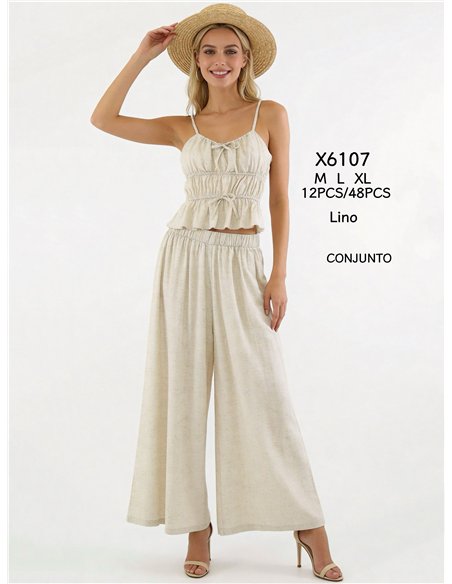 ensemble haut froncé et pantalon à jambes larges