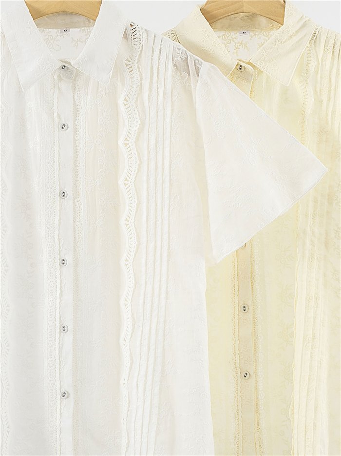 Camisa pliegues con encaje manga corta