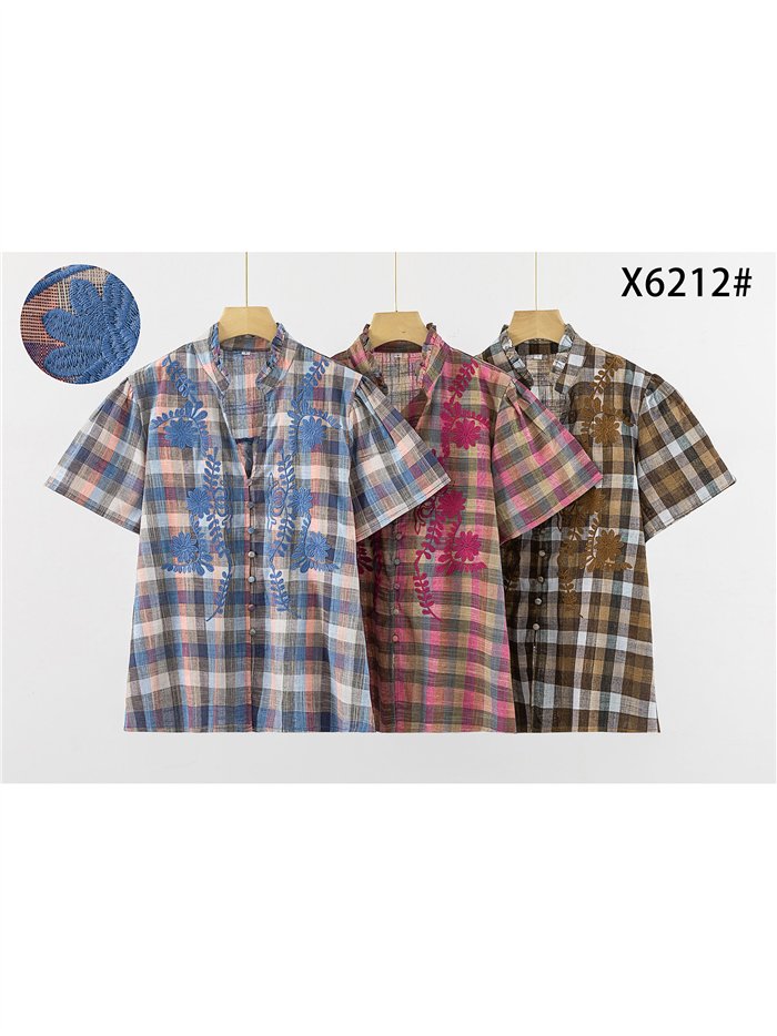 Blusa cuadros con bordado floral