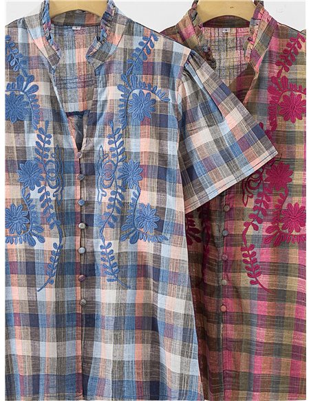 Blusa cuadros con bordado floral