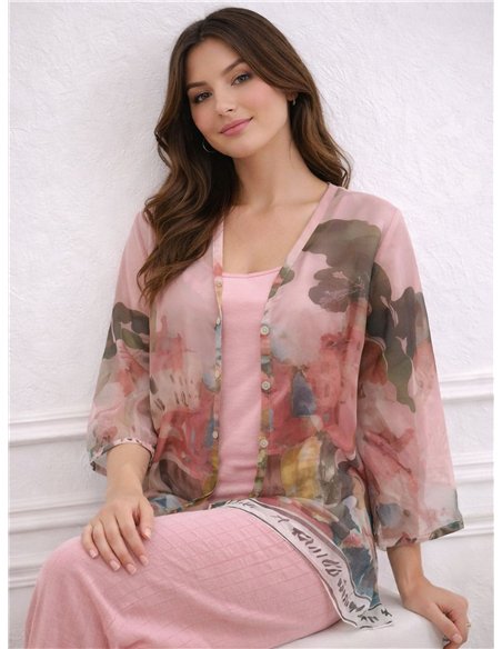 Blusa de chiffon com estampa de paisagem e sobreposição.