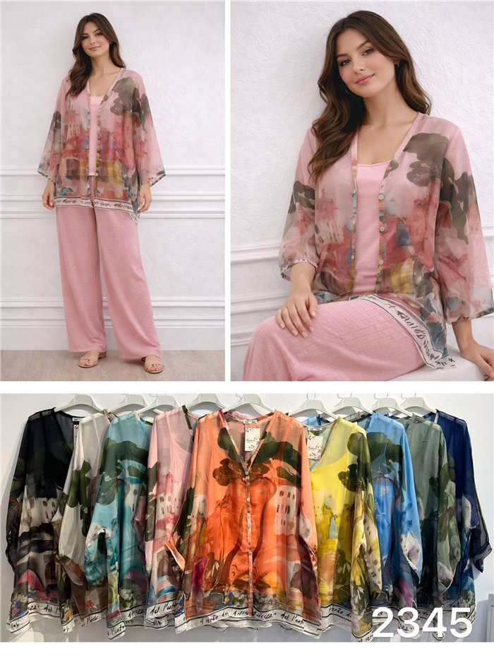 Blusa de chiffon com estampa de paisagem e sobreposição.