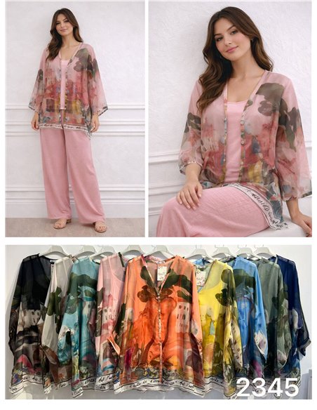 Blusa de chiffon com estampa de paisagem e sobreposição.