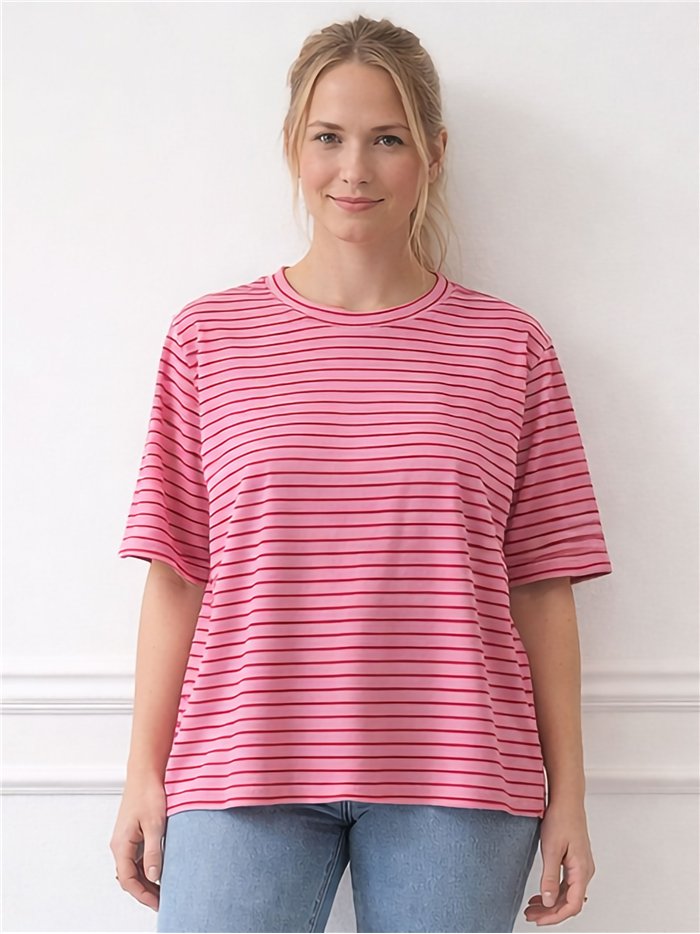 Camiseta oversized com listras finas