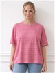 Camiseta oversized com listras finas