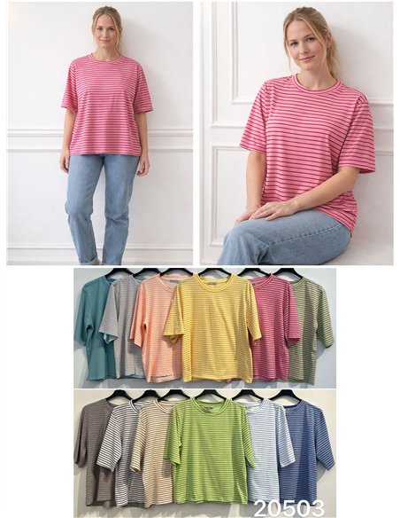 Camiseta oversized com listras finas