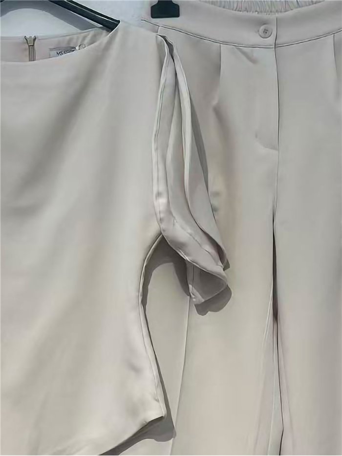 Asymmetrisches Blusen- und Hosen-Set