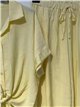 Conjunto de camisa fluida anudada y pantalón