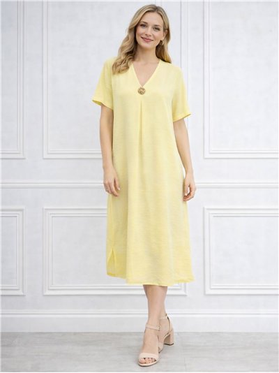 Vestido midi liso cuello pico detalle broche