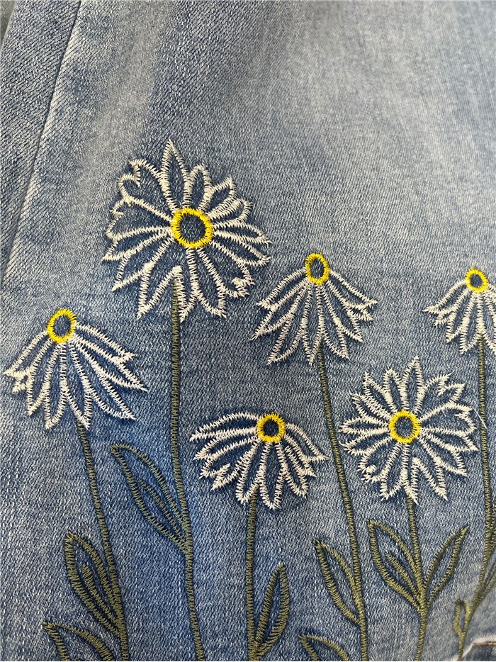 Jeans culotte bordados de flores