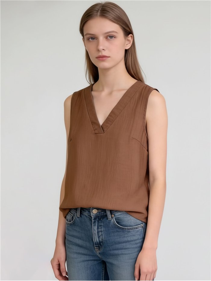 V neck sleeveless blouse