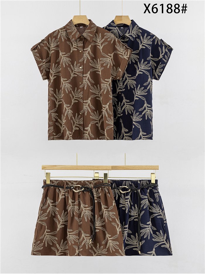 Conjunto camisa estampado hojas y short con cinturón