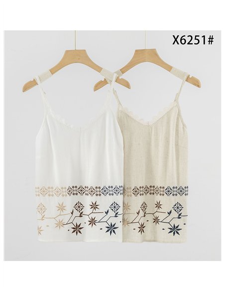 Top de tirantes con bordado geométrico multicolor y puntillas