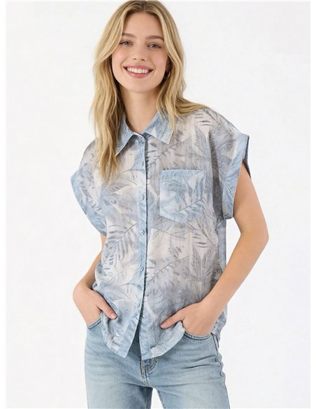 Camisa manga corta estampado hojas tropicales con strass