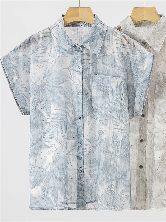 Camisa manga corta estampado hojas tropicales con strass