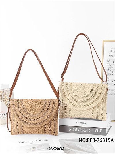 Bolso bandolera sobre de rafia con solapa abanico 2