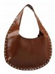 Bolso hobo grande con tachas metalizadas