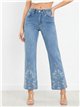 Jeans rectos bordado calado