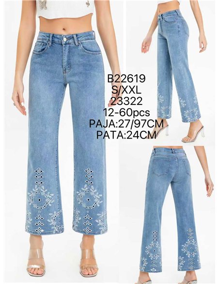 Jeans rectos bordado calado