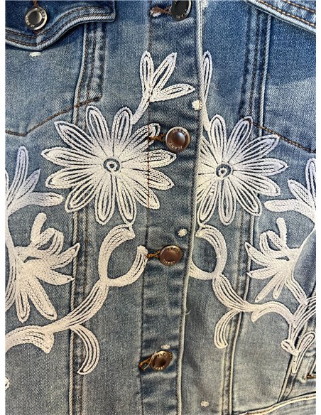 Chaqueta denim bordado floral