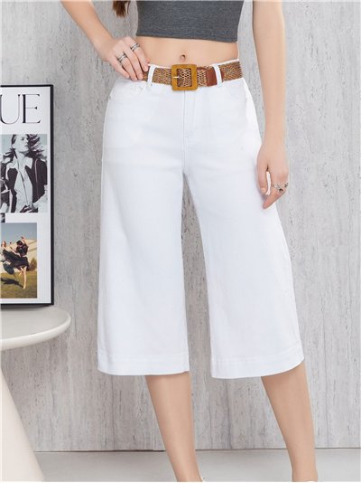 Jeans culotte blanca con cinturón
