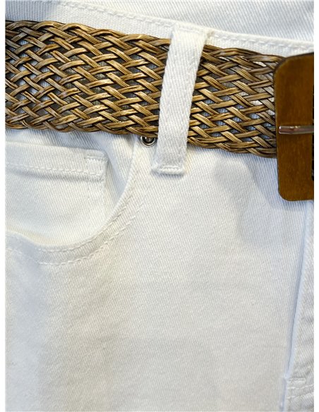 Jeans culotte blanca con cinturón