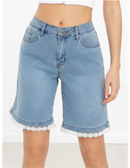Bermuda denim con puntilla