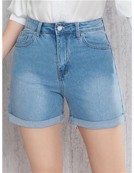 Short denim bajo acabado en vuelta