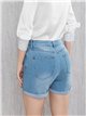 Short denim bajo acabado en vuelta