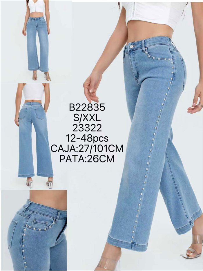 Jeans wide leg con tachas