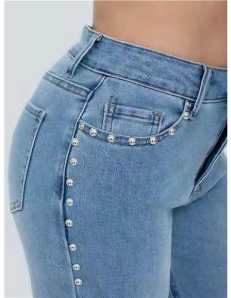 Jeans wide leg con tachas