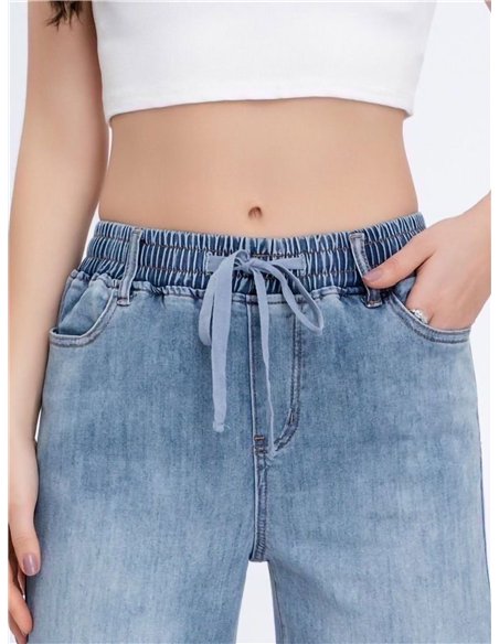 Jeans fluidos con cintura elástica