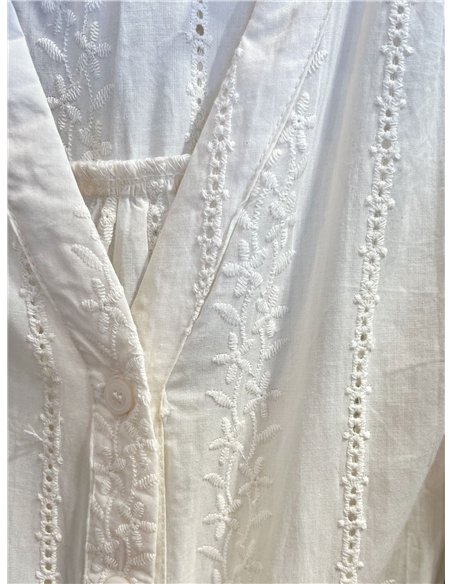 Blusa bordada flores con manga evasé