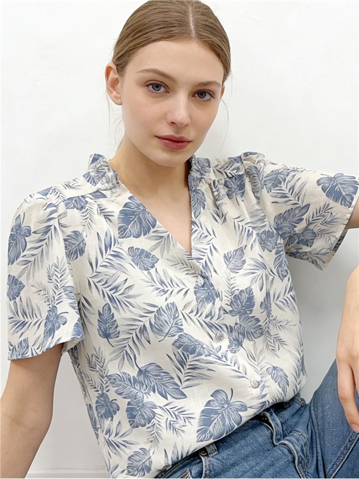 Blusa estampada hojas