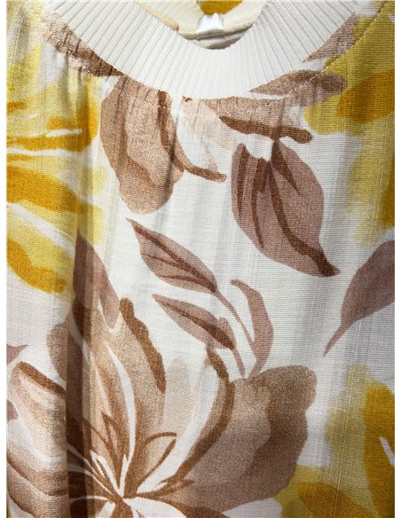 Conjunto top floral y pantalón