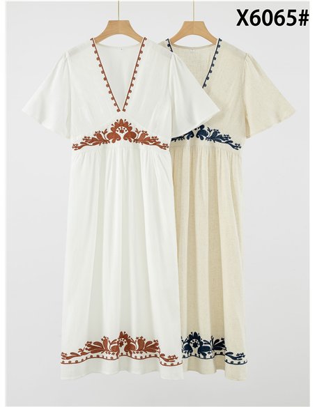 Leinen-Midikleid mit ethnischer Stickerei