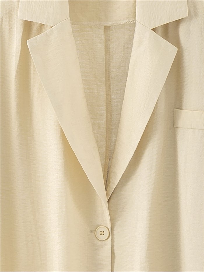 Conjunto blazer de manga corta y short con cinturón