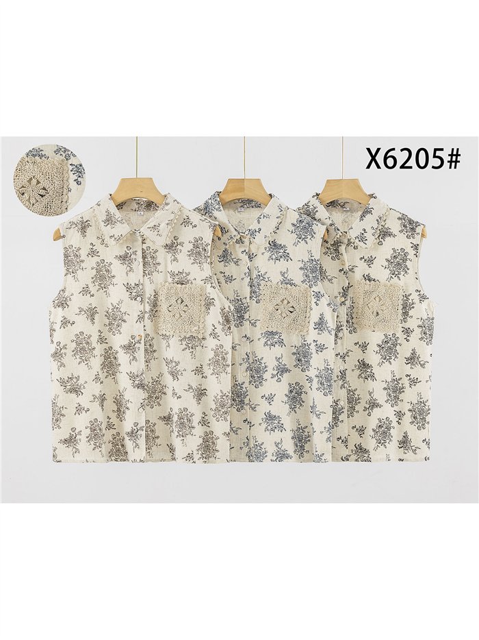 Ärmelloses Hemd aus bedrucktem Leinen mit gehäkelter Tasche