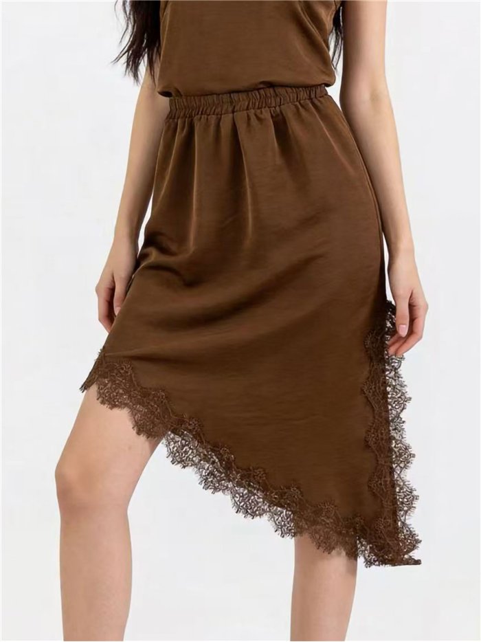 Falda midi satinada asimétrica con encaje