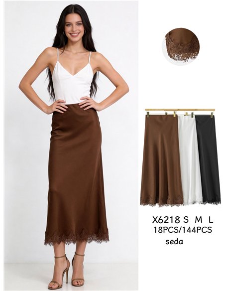 Falda midi satinada con encaje