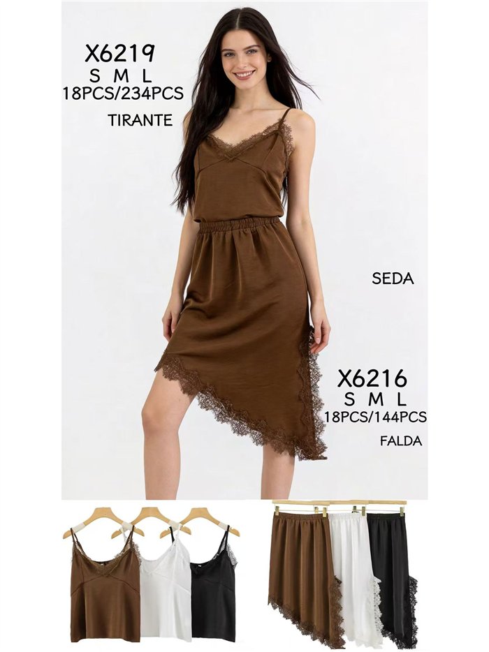 Top lencero satinado con encaje