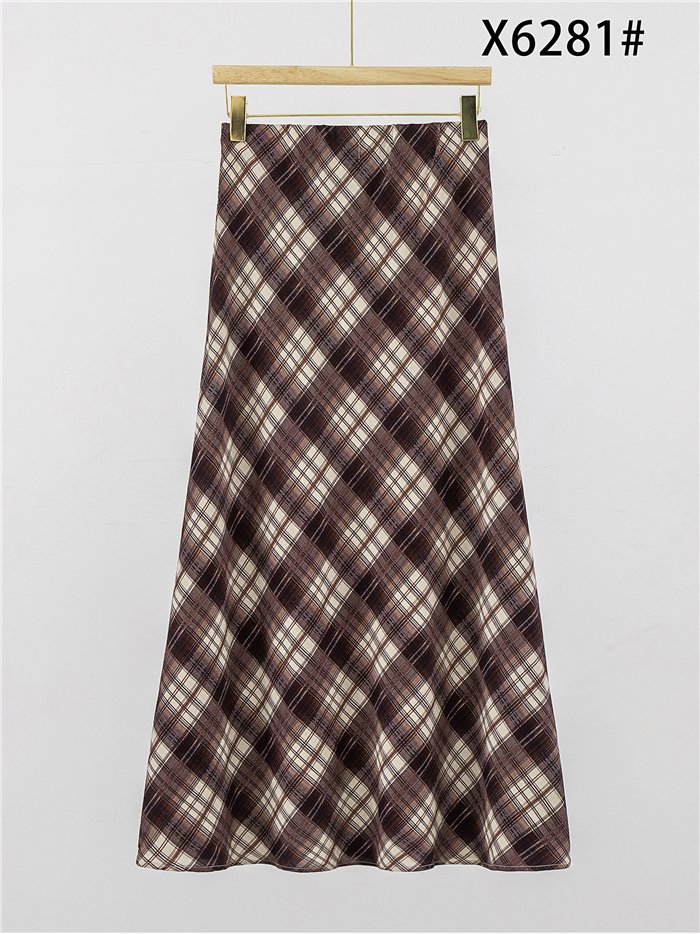 Falda midi de cuadros