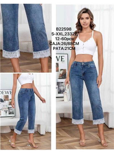 Jeans cropped strass bajo con encaje 2
